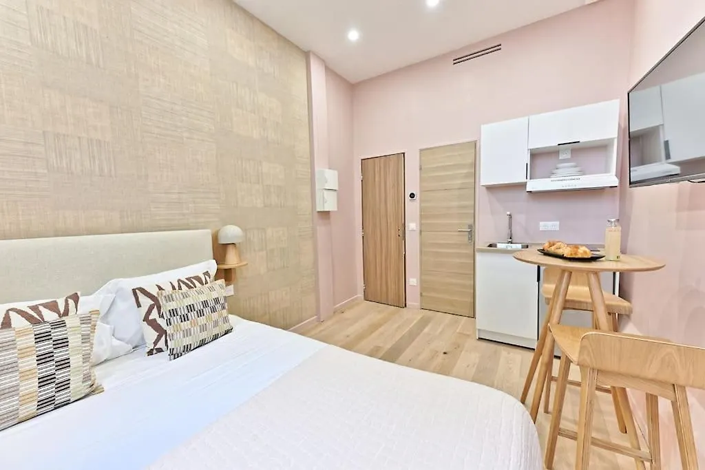 Petit Studio Confortable & Tranquille Paris 17Eme
