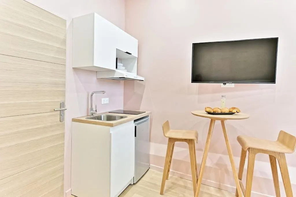 Petit Studio Confortable & Tranquille Paris 17Eme Apartment