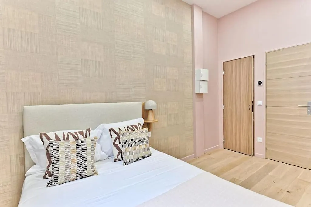 Petit Studio Confortable & Tranquille Paris 17Eme 0*,